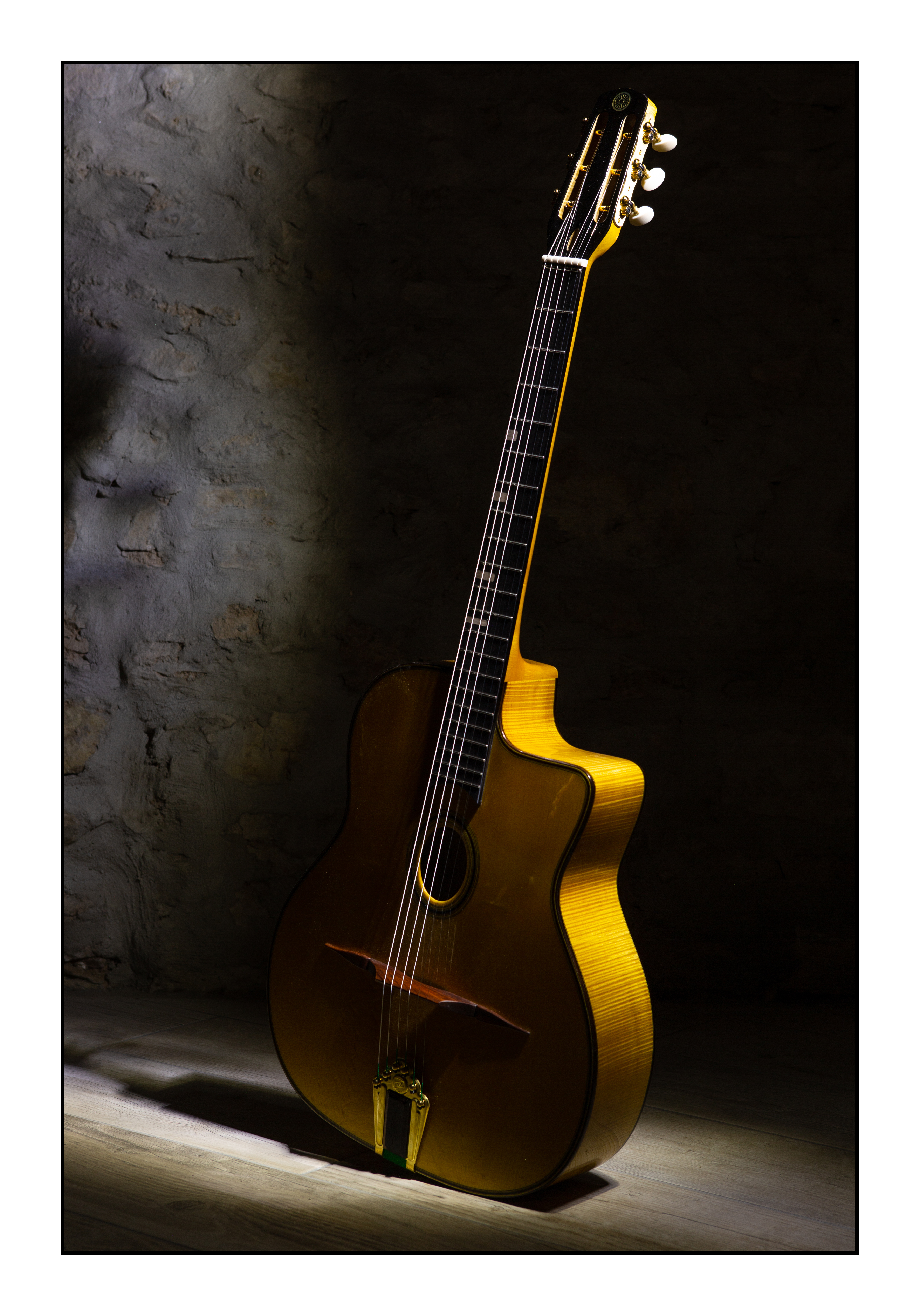 singapura-chiatarre-manouche-liuteria-gattoni